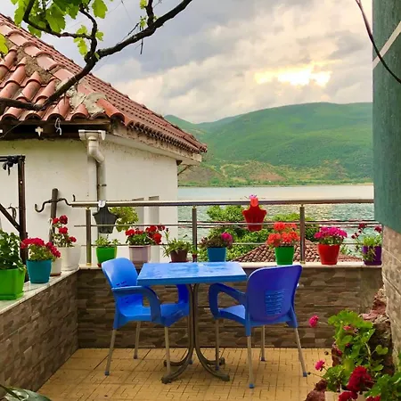 Dejani Guest house Lin