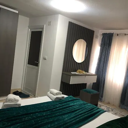 Dejani Guest house *