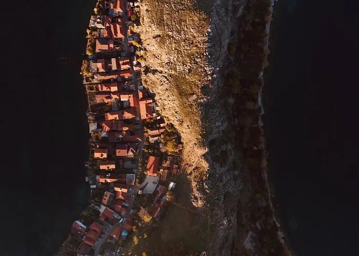 Dejani Guest house Lin